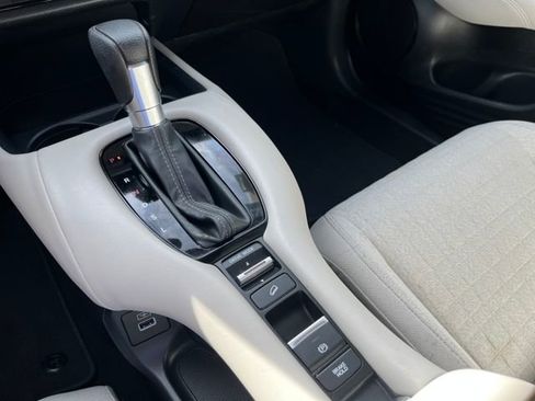 Certified 2023 Honda HR-V LX image 36