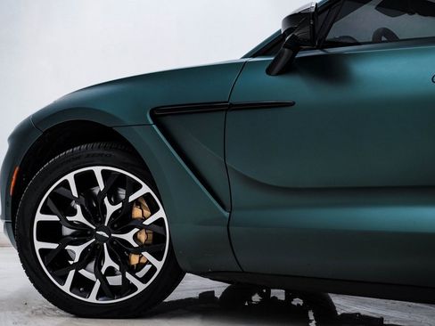 Used 2022 Aston Martin DBX image 14