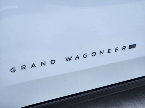 New 2026 Jeep Grand Wagoneer L Summit AWD/4WD image 13