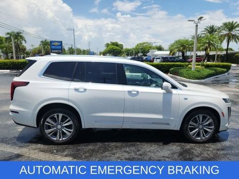 Used 2024 Cadillac XT6 Premium Luxury AWD/4WD image 4