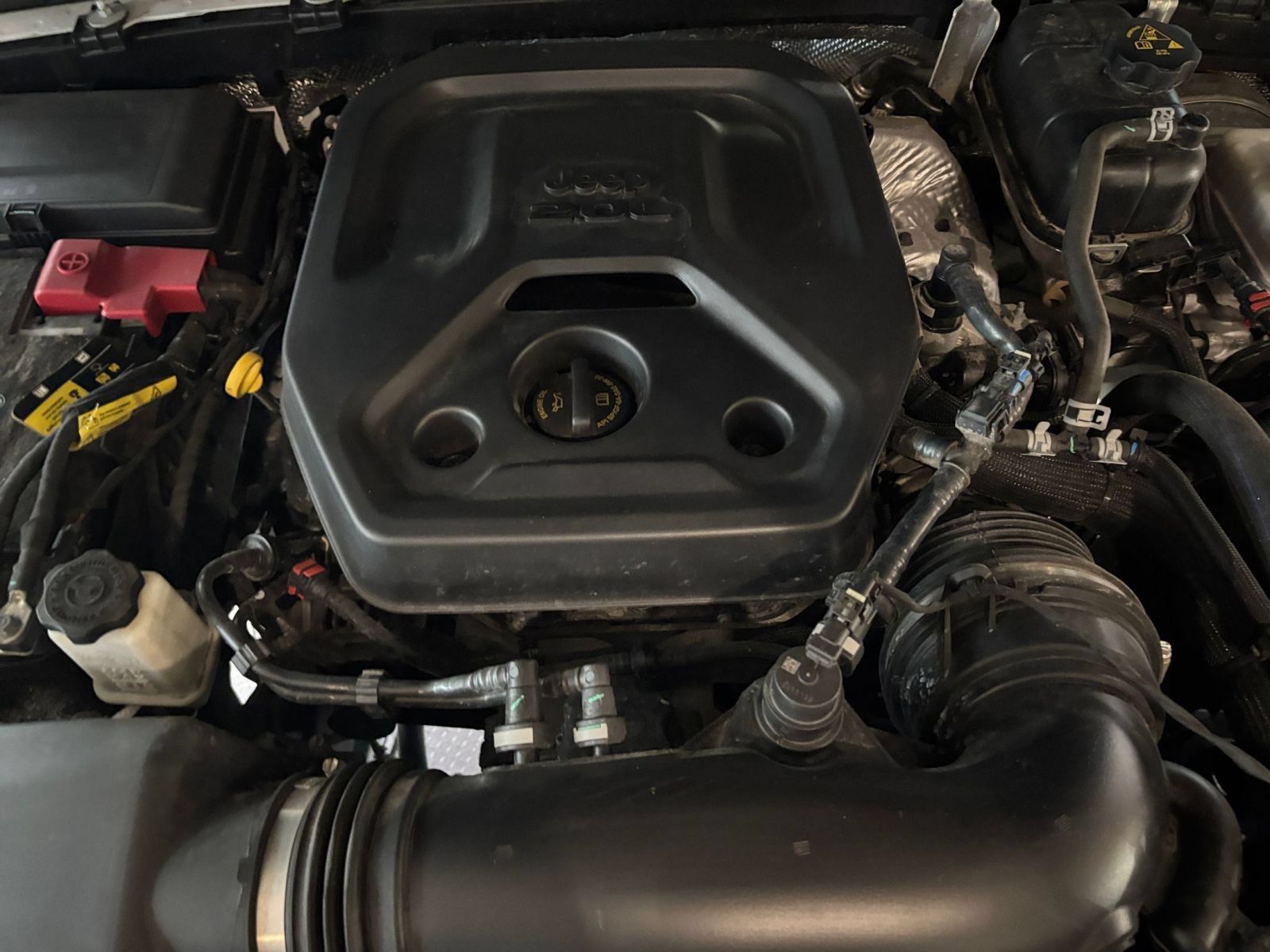 Used 2025 Jeep Wrangler Unlimited Sahara AWD/4WD image 31