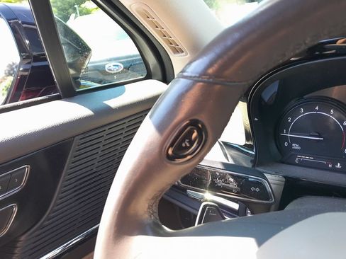 Used 2021 Lincoln Corsair AWD w/ Premium Package image 19