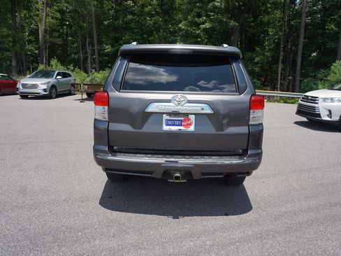 Used 2010 Toyota 4Runner SR5 AWD/4WD image 18