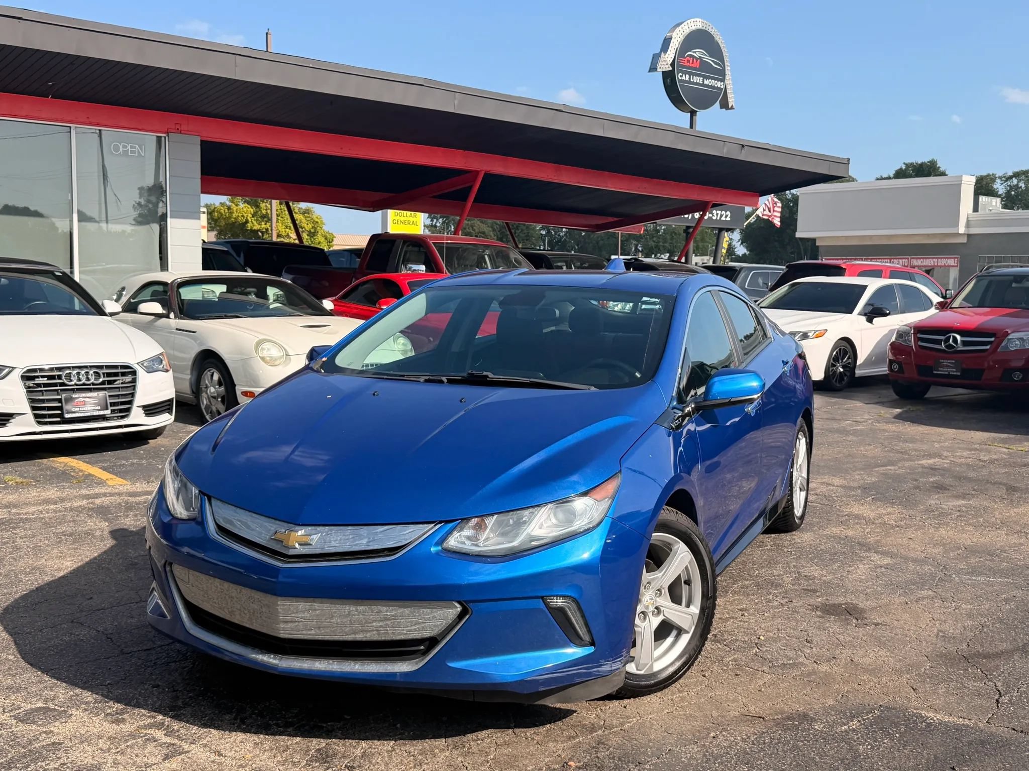 Used 2017 Chevrolet Volt LT w/ Comfort Package FWD image 1