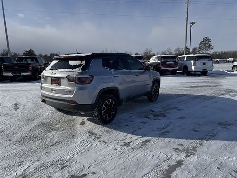 Used 2020 Jeep Compass Trailhawk AWD/4WD image 4