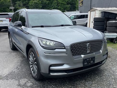Used 2022 Lincoln Aviator Reserve w/ Equipment Group 201A AWD/4WD image 2