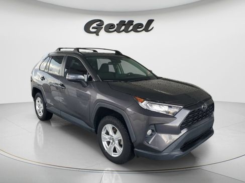 Used 2021 Toyota RAV4 XLE FWD image 2