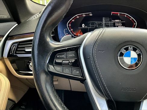 Used 2021 BMW 530i w/ Premium Package RWD image 10