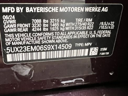 Used 2025 BMW X7 xDrive40i w/ Executive Package image 37