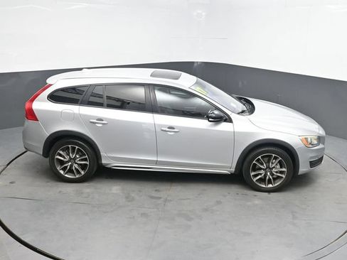 Used 2017 Volvo V60 T5 Cross Country w/ Convenience Package AWD/4WD image 31