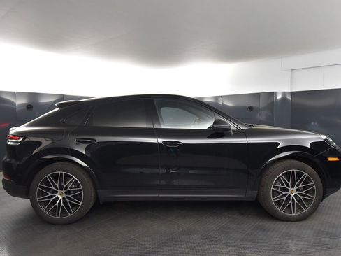 Used 2024 Porsche Cayenne Coupe AWD/4WD image 8