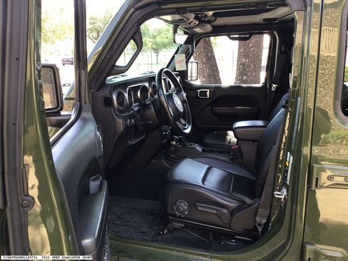 Used 2022 Jeep Gladiator Sport AWD/4WD image 14