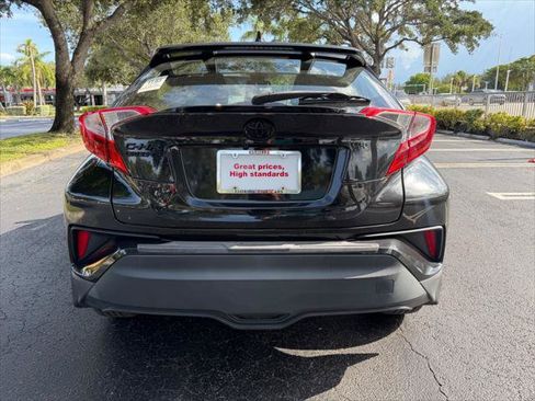 Used 2020 Toyota C-HR LE FWD image 6