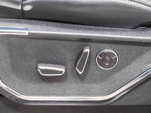 Used 2022 Ford F150 Lightning Platinum AWD/4WD image 28