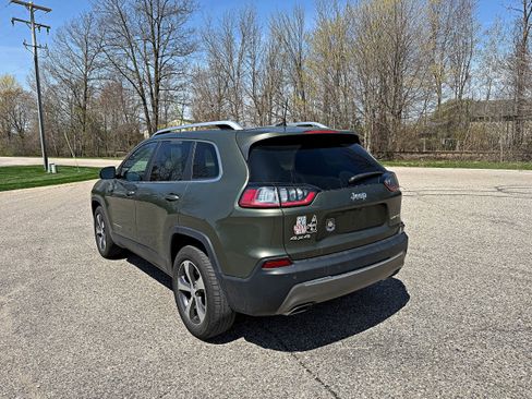 Used 2019 Jeep Cherokee Limited AWD/4WD image 7