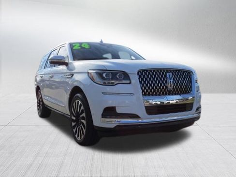 Used 2024 Lincoln Navigator Black Label image 9