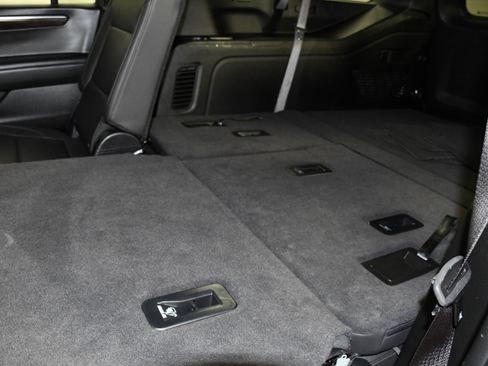 Used 2025 Chevrolet Suburban Z71 image 51