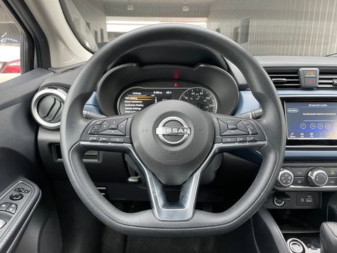 Used 2025 Nissan Versa SV image 25