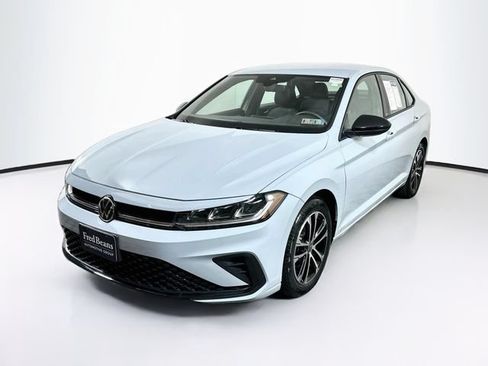 Certified 2025 Volkswagen Jetta Sport FWD image 4
