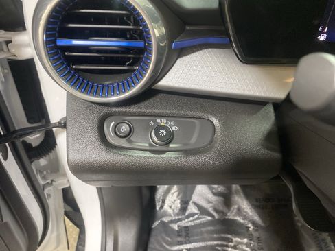 Used 2024 Chevrolet Trax LT image 20