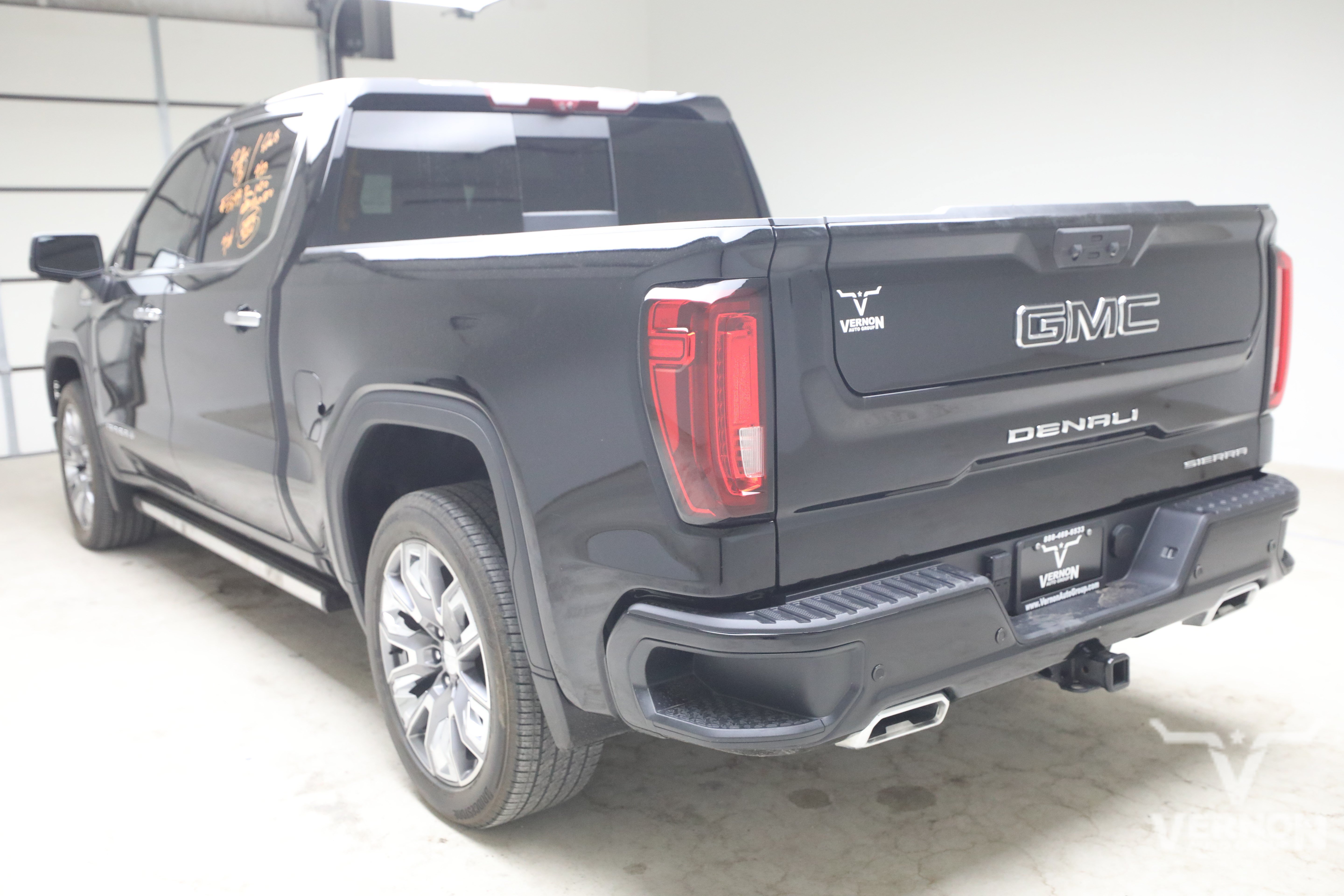 Used 2024 GMC Sierra 1500 Denali w/ Denali Reserve Package AWD/4WD image 2