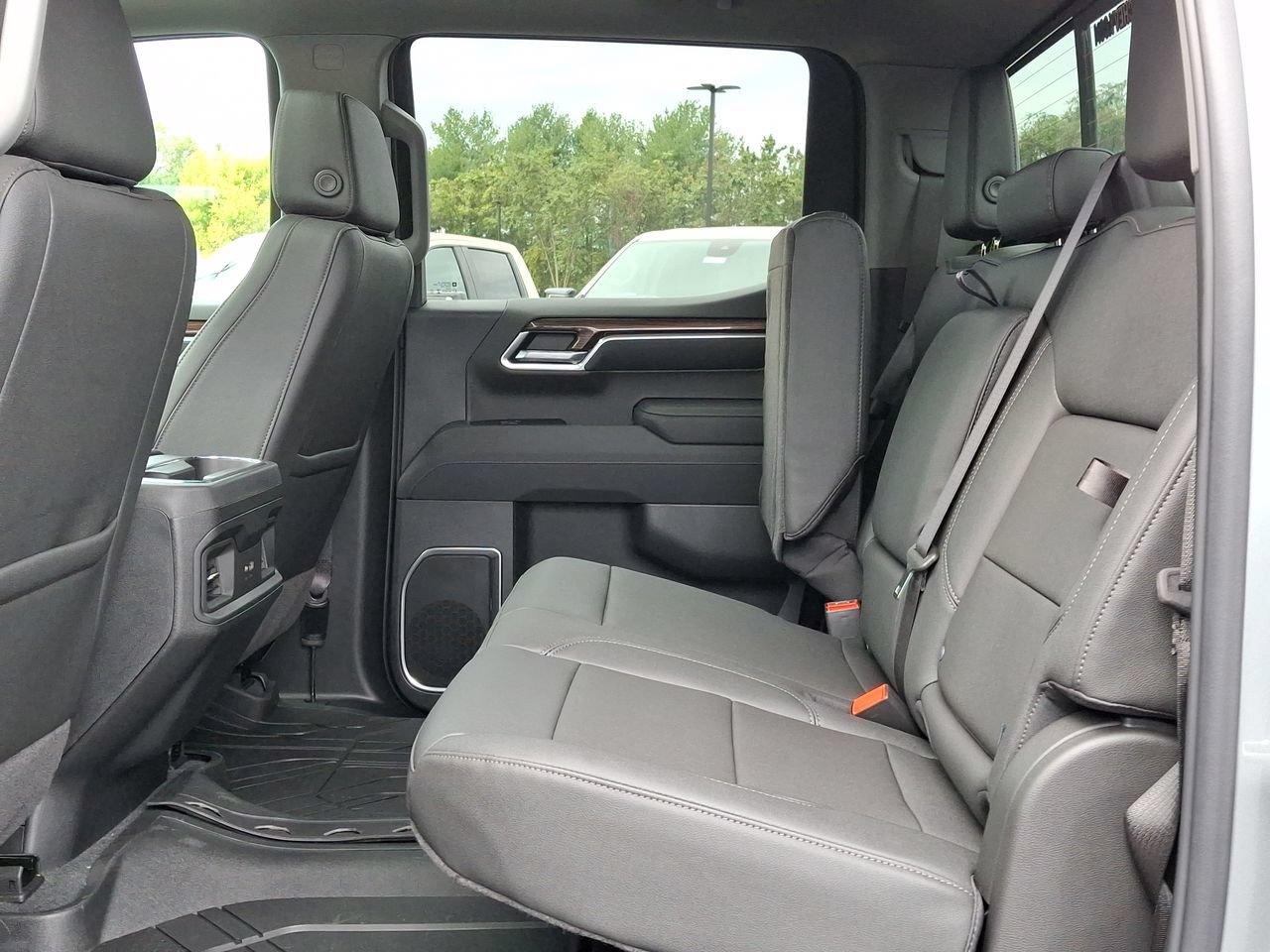 New 2026 Chevrolet Silverado 1500 RST w/ Redline Edition AWD/4WD image 5