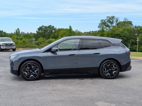 Used 2023 BMW iX xDrive50 w/ Premium Package AWD/4WD image 6