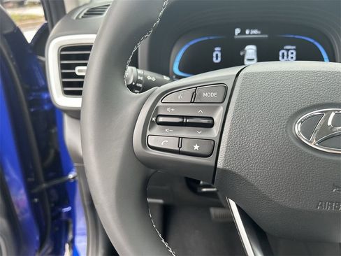New 2025 Hyundai Venue Limited image 27