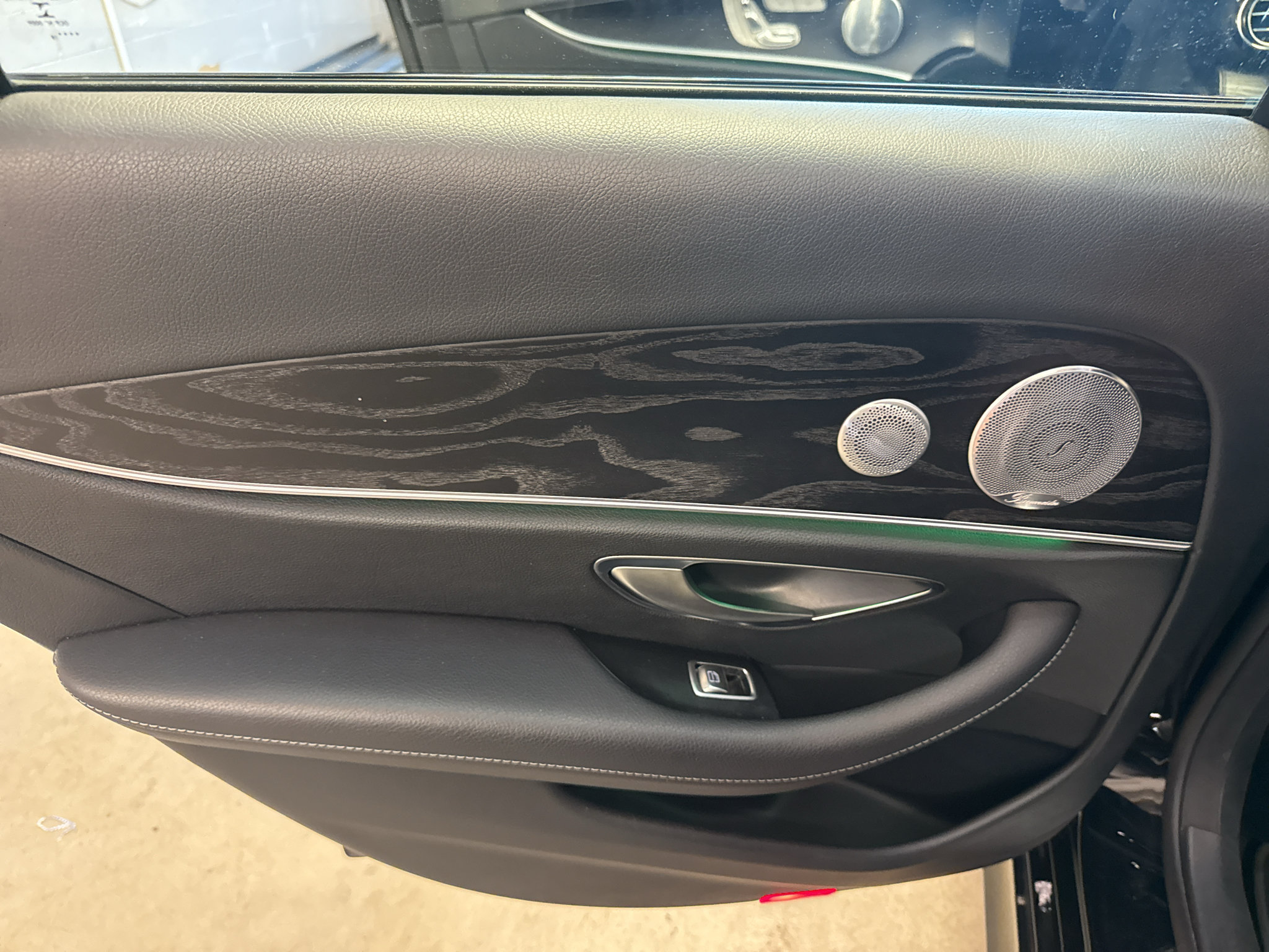 Used 2018 Mercedes-Benz E 300 4MATIC image 23