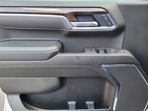 Used 2025 GMC Sierra 1500 SLE w/ Preferred Package image 18