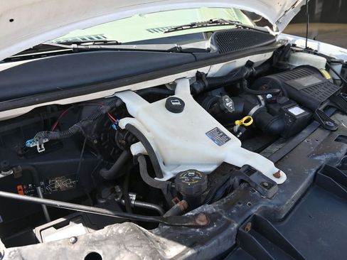 Used 2014 Chevrolet Express 3500 RWD image 10