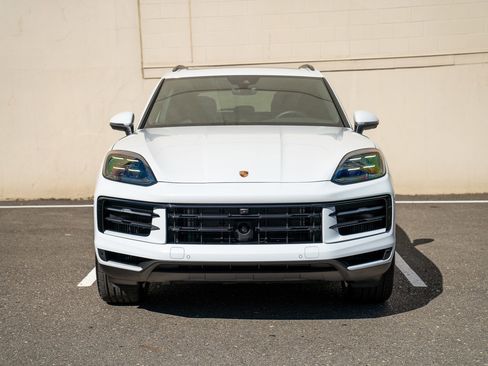 Certified 2026 Porsche Cayenne AWD/4WD image 6