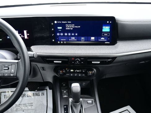 New 2026 Nissan Kicks SV image 18