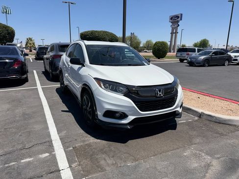 Used 2022 Honda HR-V Sport image 3