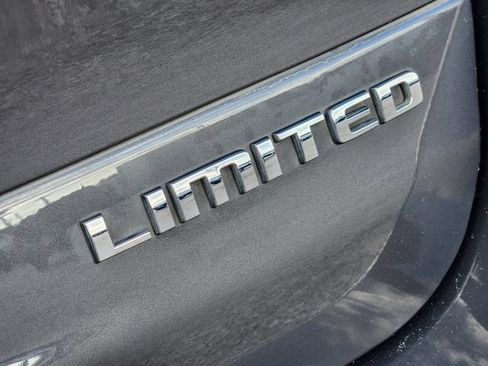 Used 2021 Jeep Grand Cherokee L Limited AWD/4WD image 12