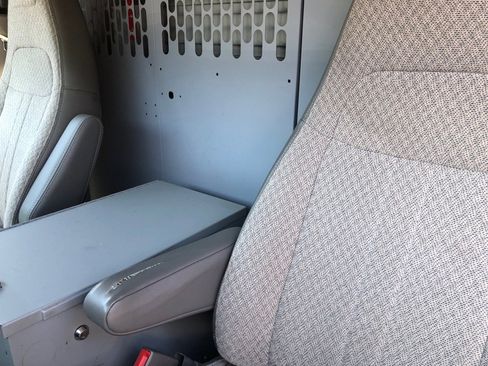 Used 2018 Chevrolet Express 2500 w/ Driver Convenience Package image 18