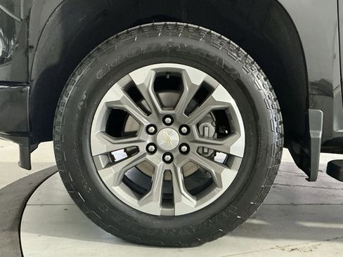 Used 2024 Chevrolet Silverado 1500 High Country AWD/4WD image 13