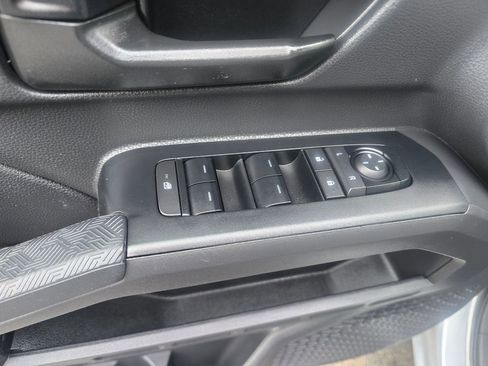 Certified 2024 Toyota Tacoma SR5 AWD/4WD image 17