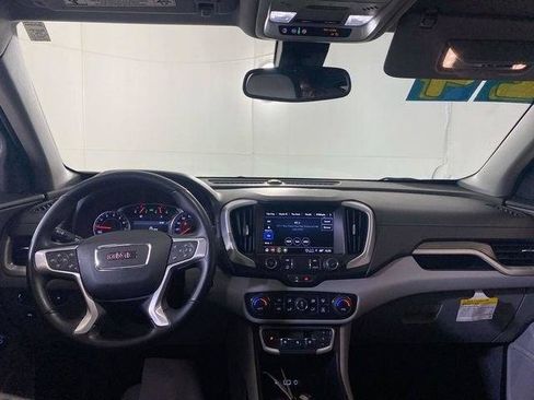 Used 2024 GMC Terrain SLT AWD/4WD image 12