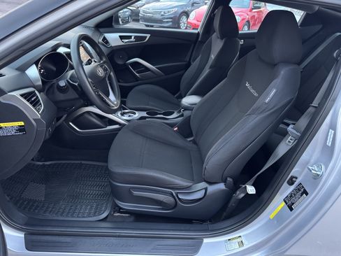 Used 2014 Hyundai Veloster image 17