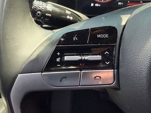 Used 2023 Hyundai Elantra SEL w/ Convenience Package FWD image 22