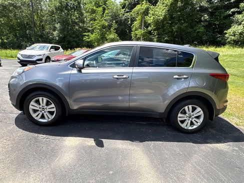 Used 2018 Kia Sportage LX AWD/4WD image 2