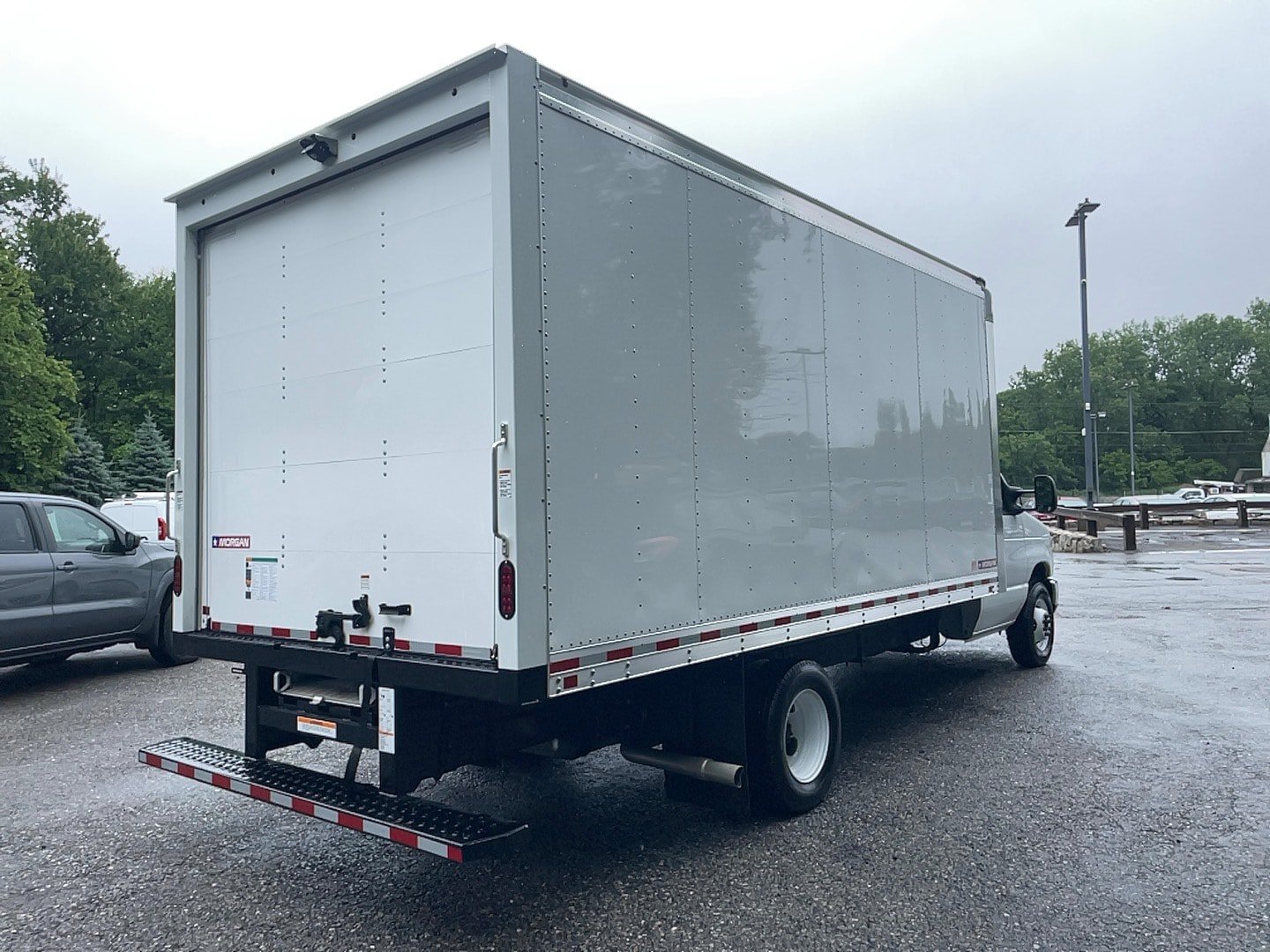 Used 2026 Ford E-350 and Econoline 350 Super Duty w/ Interior Upgrade Package RWD image 20