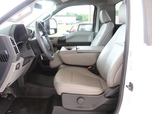 Used 2022 Ford F250 XL w/ Power Equipment Group RWD image 23