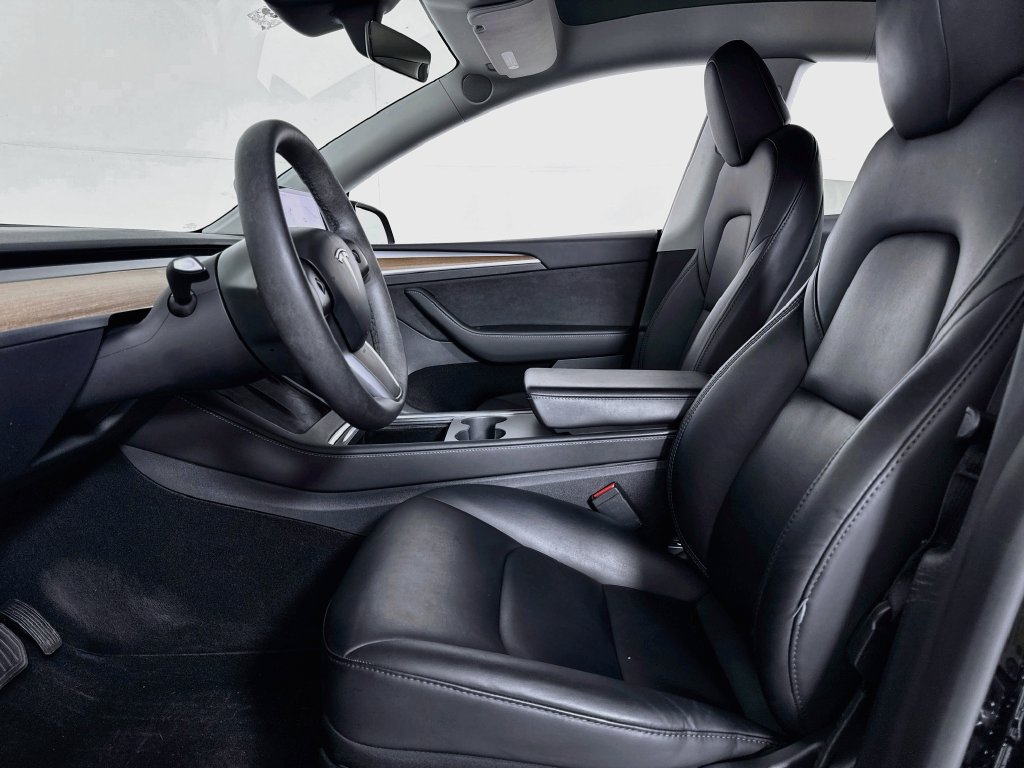 Used 2024 Tesla Model Y Long Range AWD/4WD image 9