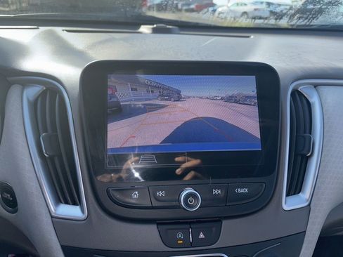 Used 2025 Chevrolet Malibu LT image 13