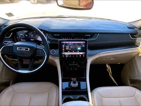 Used 2023 Jeep Grand Cherokee Limited image 14