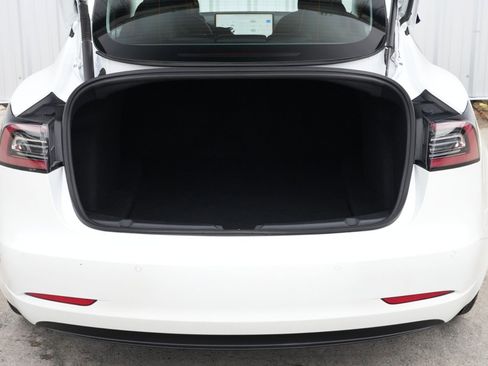 Used 2021 Tesla Model 3 Standard Range Plus image 10