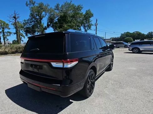 Used 2022 Lincoln Navigator L Reserve AWD/4WD image 3