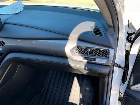 Used 2024 Acura Integra image 16